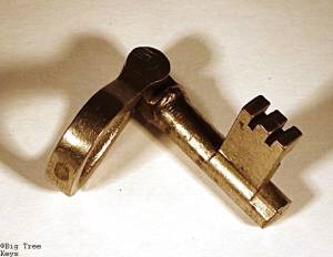 Antique Brass Pocket Door Key Key 13c