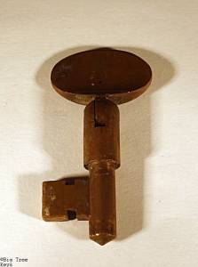 Antique Pocket Door Key Circle Swiveling Top Key 7a