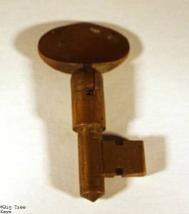 Antique Pocket Door Key Circle Swiveling Top Key 7b